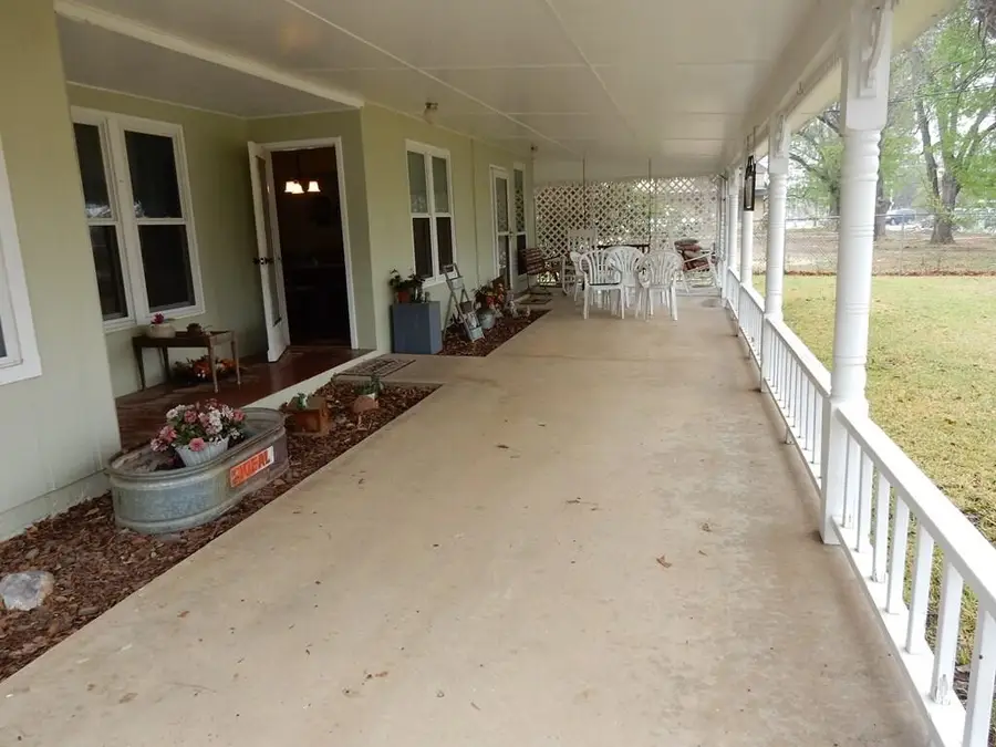 1006 E Highway St, Fredericksburg, TX 78624 - #3