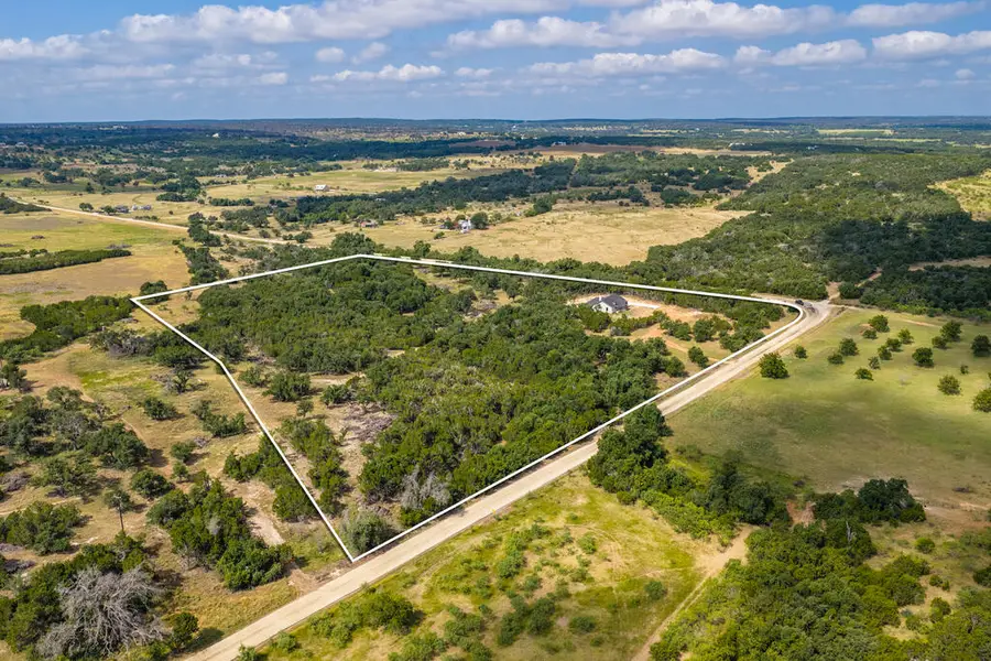 2662 Old Willow Rd, Fredericksburg, TX 78624 - #2