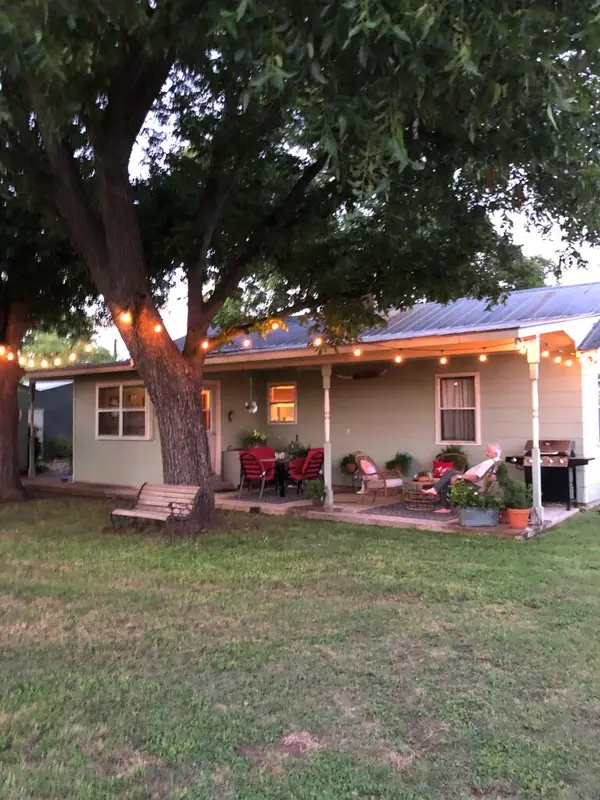 1132 Thiele Lane, Fredericksburg, TX 78624