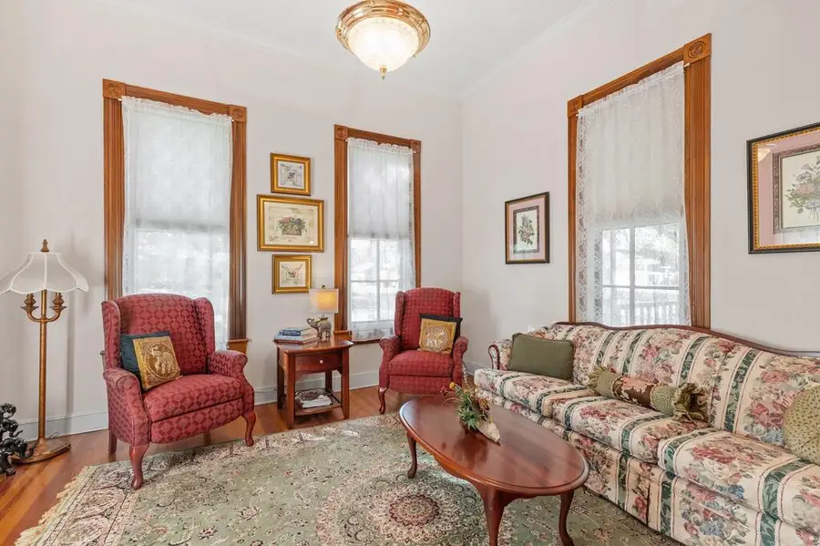 104 N Cherry St, Fredericksburg, TX 78624 - #2
