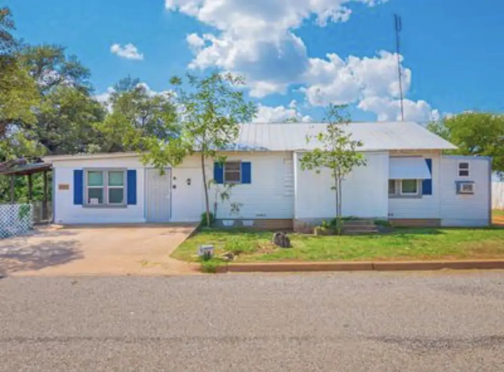 807 E Anniston, Llano, TX 78643 - #1