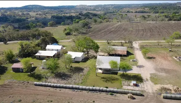 1410 Grapetown Rd, Fredericksburg, TX 78624