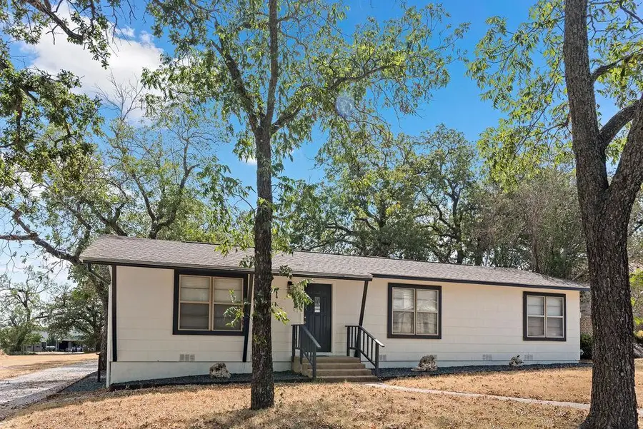 603 S Washington St, Fredericksburg, TX 78624 - #2