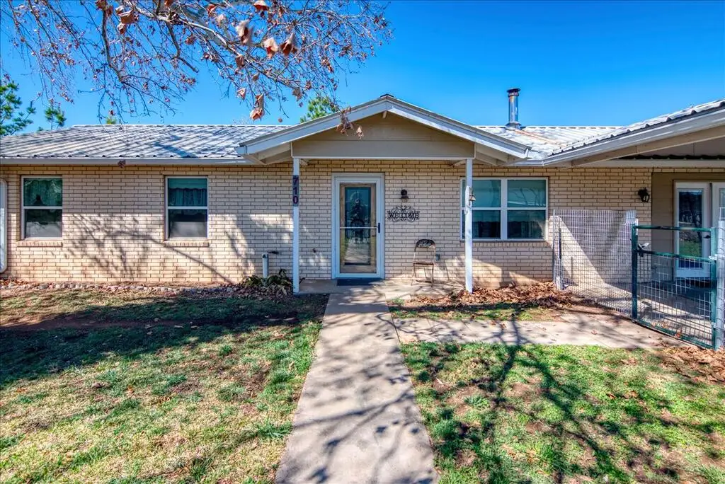 710 Elm St, Mason, TX 76856 - #1
