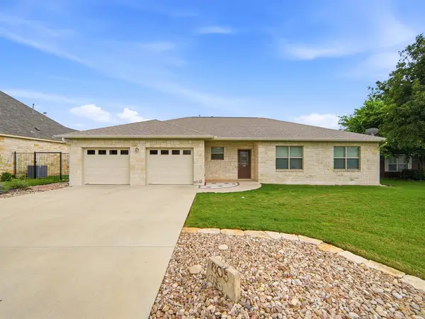 805 Scarlet Oak Court, Fredericksburg, TX 78624