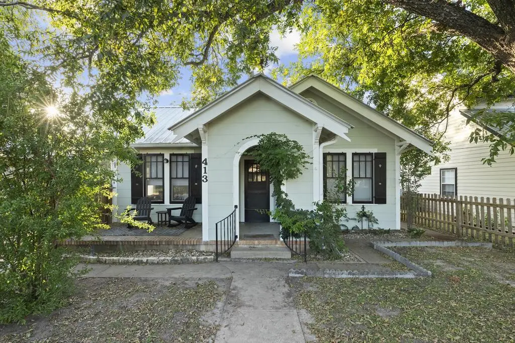 413 S Milam St, Fredericksburg, TX 78624 - #1
