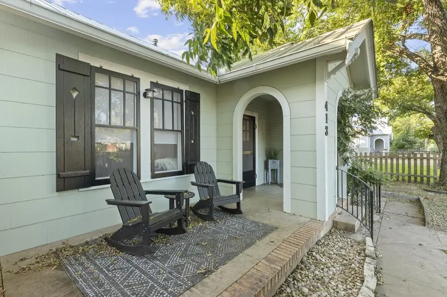 413 S Milam St, Fredericksburg, TX 78624 - #3