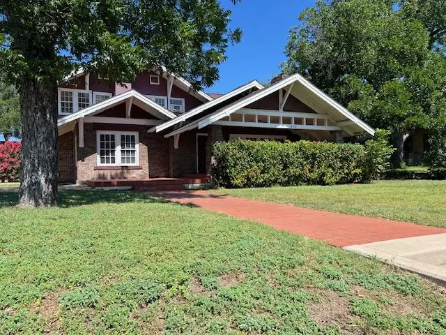 906 S Bridge St, Brady, TX 76825 - #1