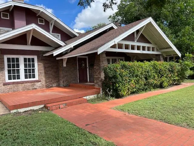 906 S Bridge St, Brady, TX 76825 - #3