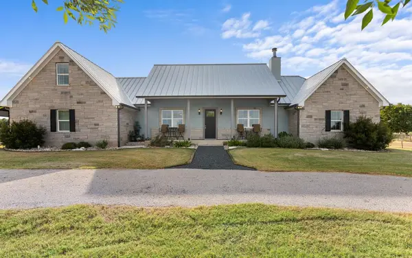139 Armory Rd, Fredericksburg, TX 78624