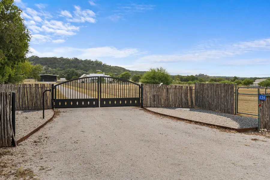 139 Armory Rd, Fredericksburg, TX 78624 - #2