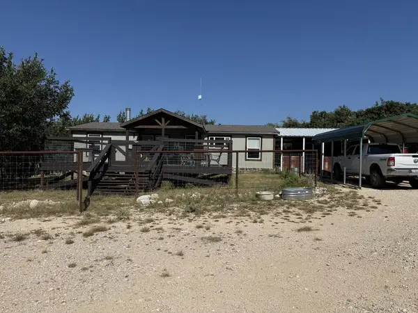 138 Spanish Oak Trail, Harper, TX 78631