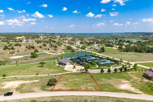 670 Lago Vista Dr, Fredericksburg, TX 78624
