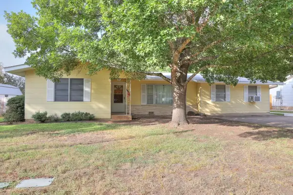 109 W Mulberry St, Fredericksburg, TX 78624