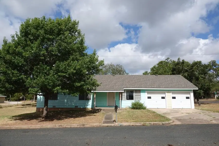610 N Pine St, Fredericksburg, TX 78624 - #2