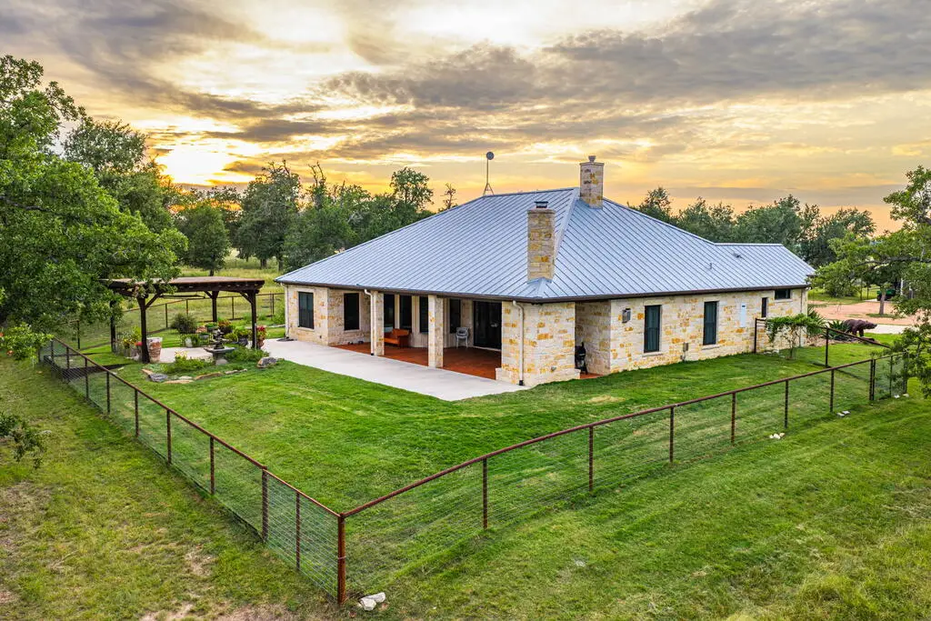 1554 Vintage Oaks Dr, Fredericksburg, TX 78624 - #1