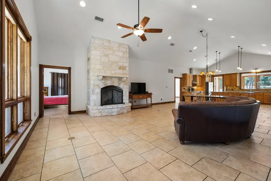 1282 Vintage Oaks Dr, Fredericksburg, TX 78624 - #2