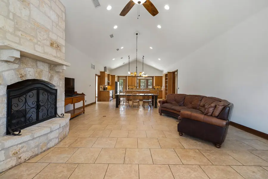 1282 Vintage Oaks Dr, Fredericksburg, TX 78624 - #3