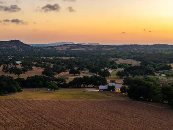 5998 Willow City Loop, Fredericksburg, TX 78624