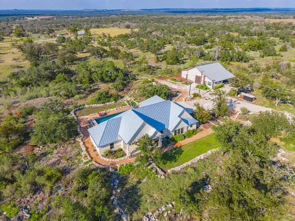 2840 N Grape Creek Rd, Fredericksburg, TX 78624