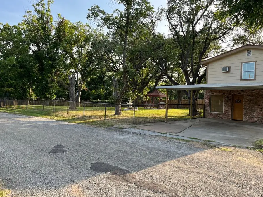 216 S Magnolia, Mason, TX 76856 - #2