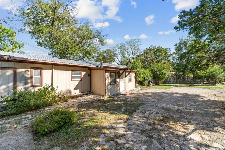 410 Moore St, Ingram, TX 78025 - #3