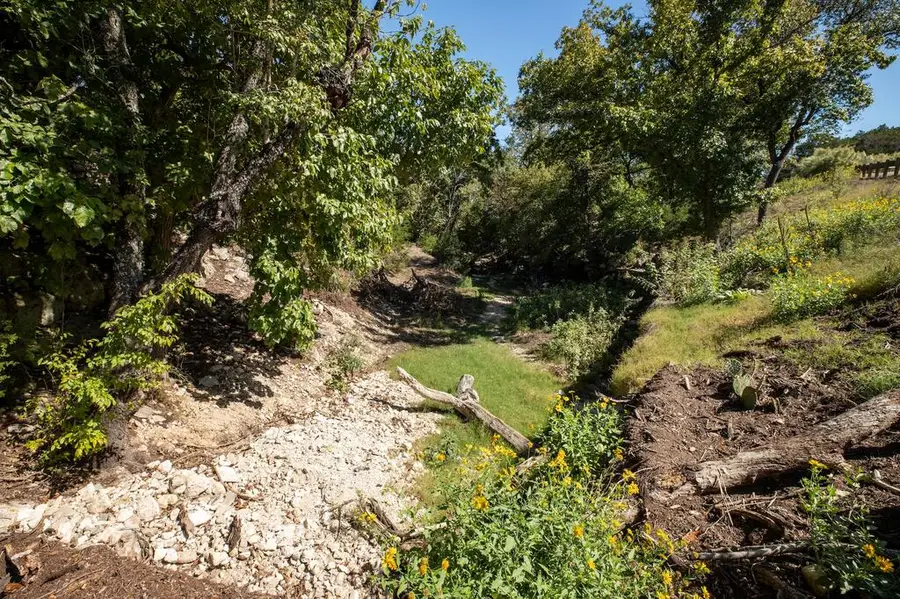 1114 N Cattlemans Crossing Dr, Kerrville, TX 78028 - #3