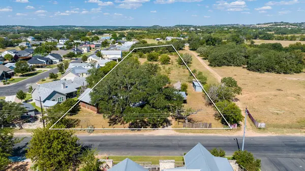 604 N Cherry St, Fredericksburg, TX 78624