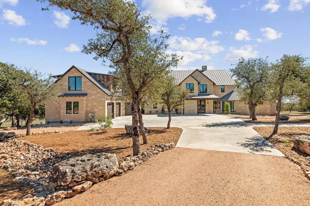 3570 Old Mason Rd, Fredericksburg, TX 78624 - #1