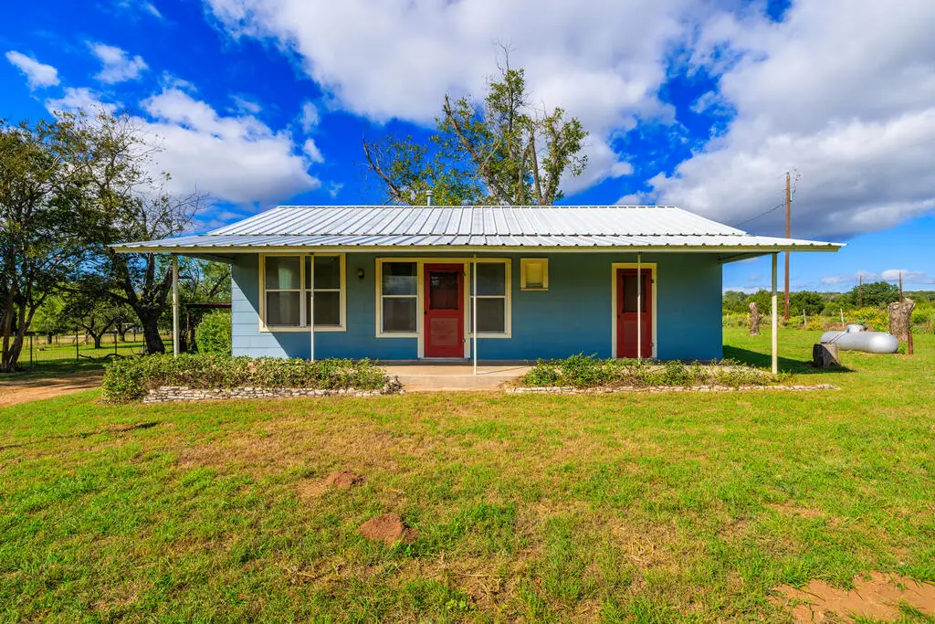 209 Mountain View Dr, Fredericksburg, TX 78624 - #1