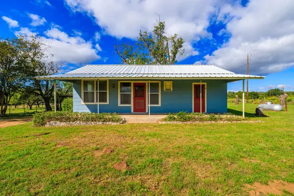 209 Mountain View Dr, Fredericksburg, TX 78624