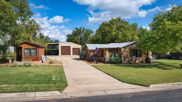 352 E Rainey, Mason, TX 76856