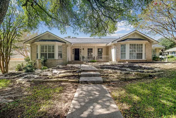 223 Edgewood Dr, Fredericksburg, TX 78624