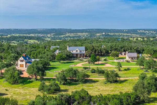 1400 Arbor Ridge Rd, Fredericksburg, TX 78624