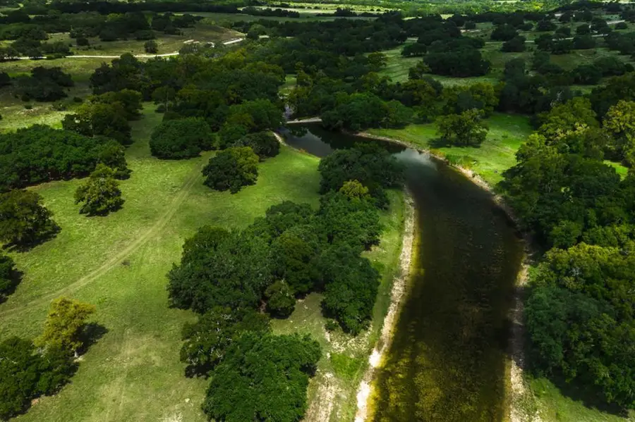 149 N Walnut Springs Rd, Johnson City, TX 78636 - Image #2