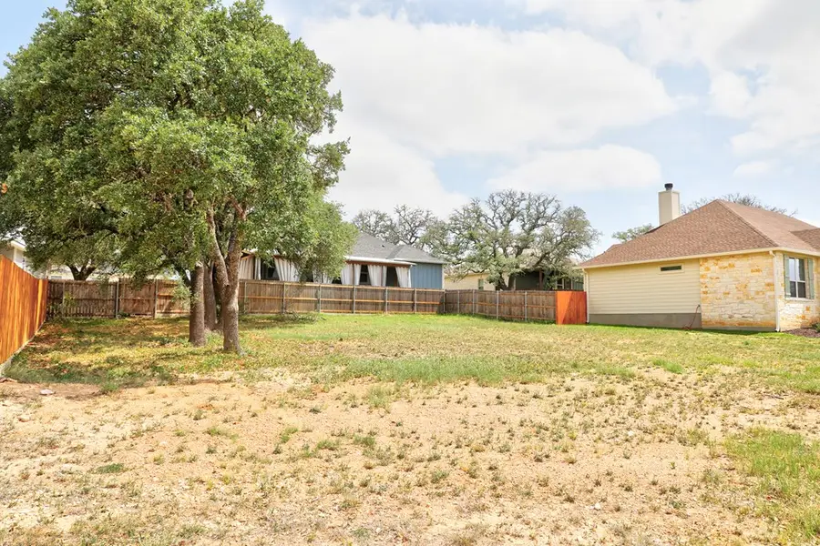 718 Emory Dr, Fredericksburg, TX 78624 - #3