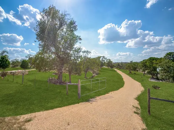 632 Overlook Dr, Fredericksburg, TX 78624