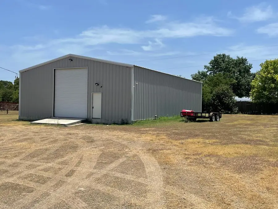 616 Blanco Ave, Blanco, TX 78606 - Image #2