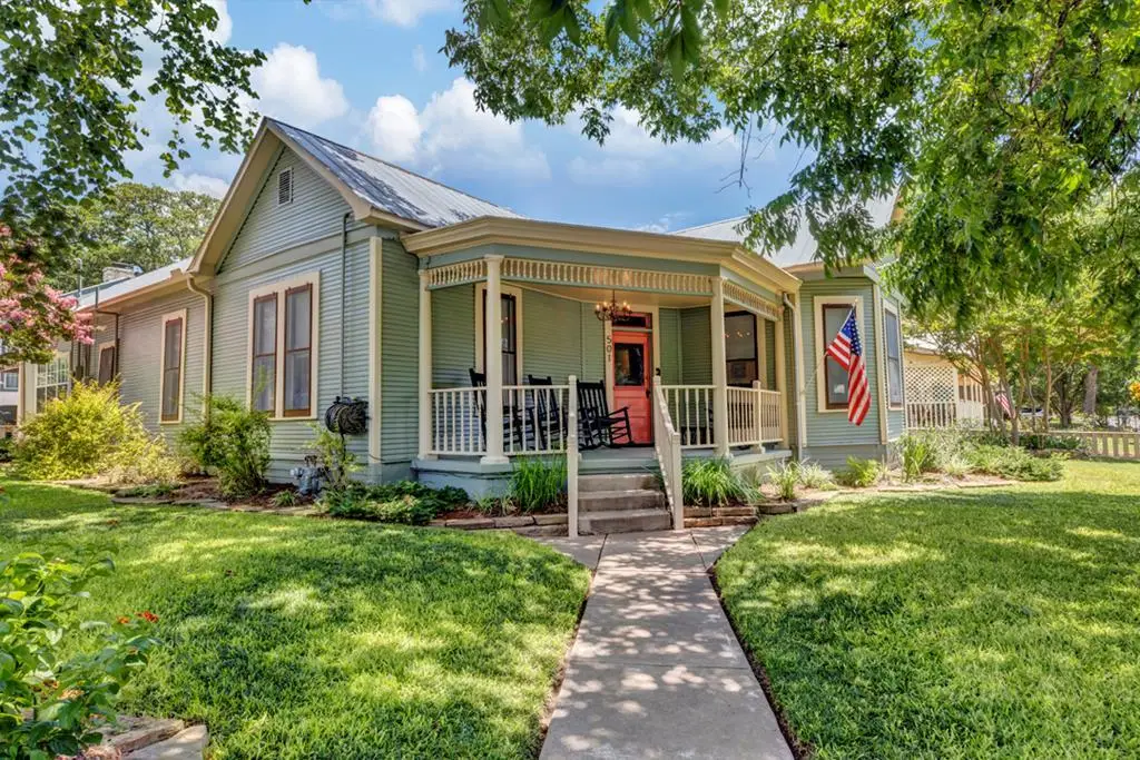 501 N Pine St, Fredericksburg, TX 78624 - Image #1