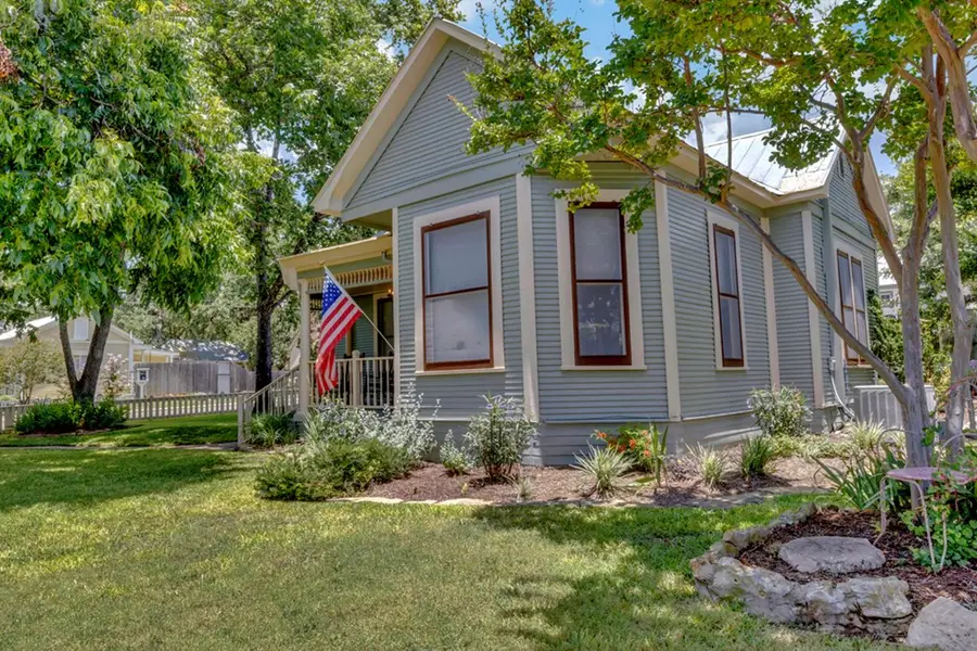 501 N Pine St, Fredericksburg, TX 78624 - Image #2