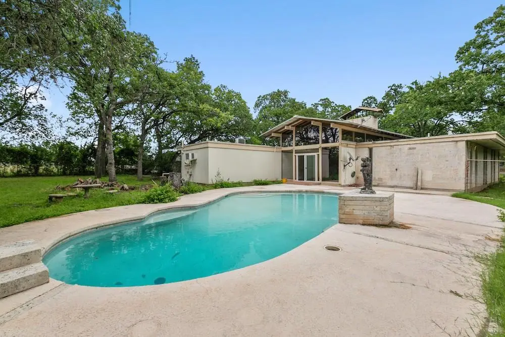 208 Woodcrest, Fredericksburg, TX 78624 - Image #1