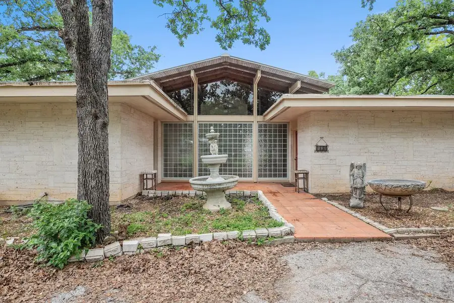 208 Woodcrest, Fredericksburg, TX 78624 - Image #2