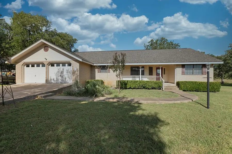 846 Southwoods Dr, Fredericksburg, TX 78624 - Image #2