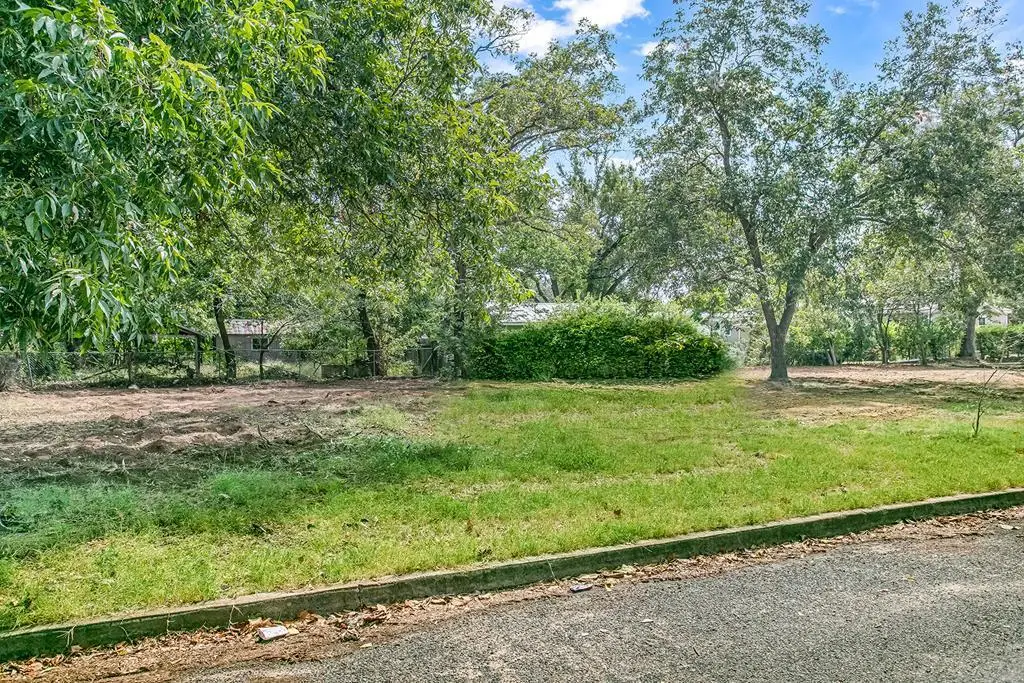 00 Lincoln, Fredericksburg, TX 78624 - #1