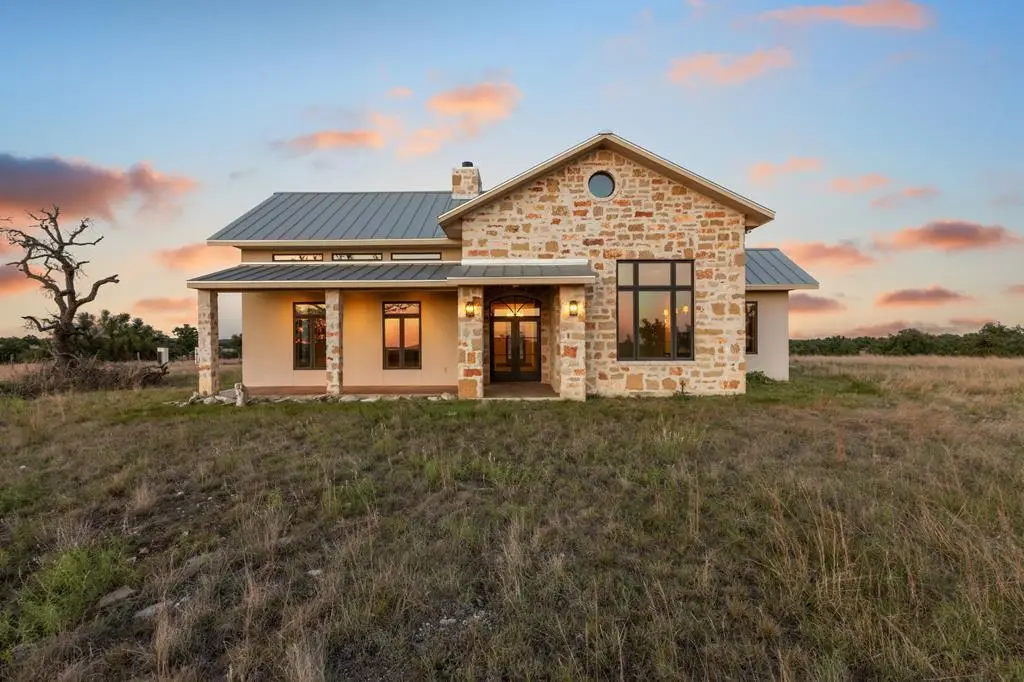 101 Zufrieden Berg Way, Fredericksburg, TX 78624 - Image #1