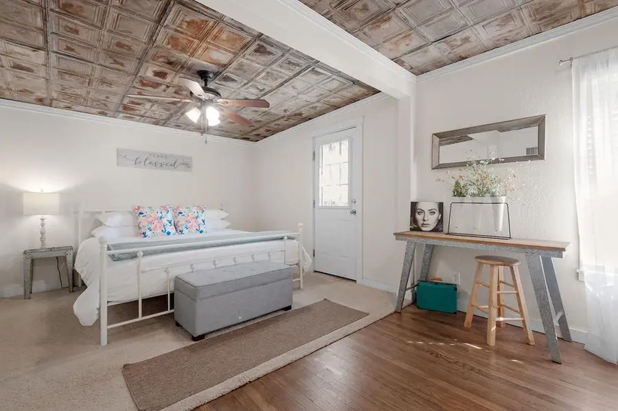 403 W College St, Fredericksburg, TX 78624 - Image #2