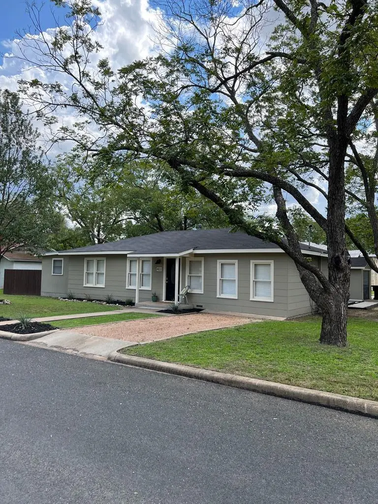 403 W College St, Fredericksburg, TX 78624 - Image #3