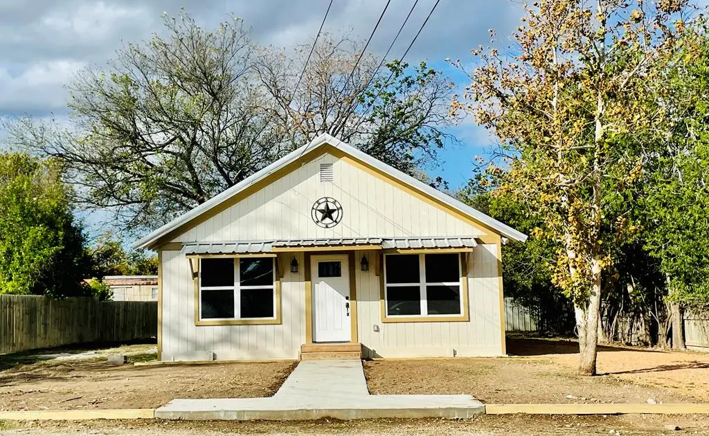 810 Hackberry, Junction, TX 76849 - Image #1