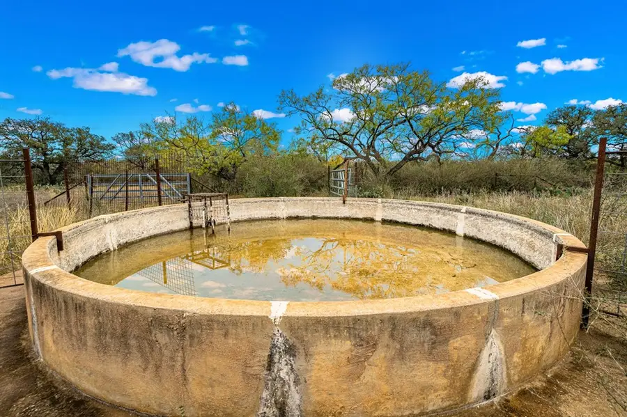 1541 County Rd 402, Llano, TX 78643 - Image #3