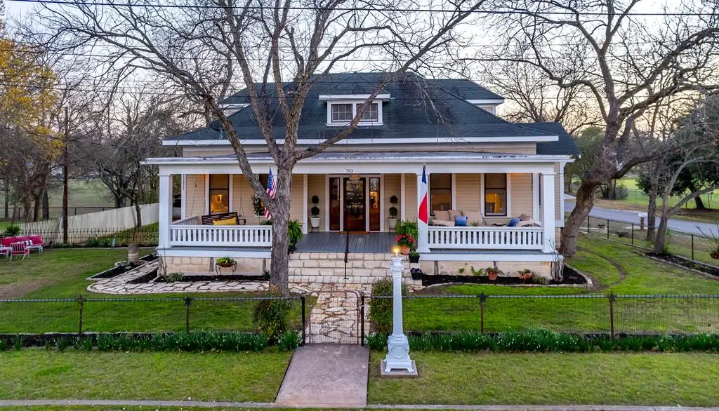 703 SW Main St, Comfort, TX 78013 - Image #1